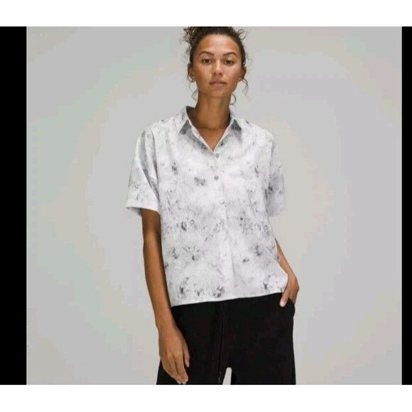 Lululemon Women's Full Day Ahead Shirt Size 2 Button Short Sleeve Rhino Gray - Picture 1 of 9